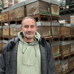 Sébastien Carré, administrateur de l'Anercea, association d'élevage de reines en apiculture.